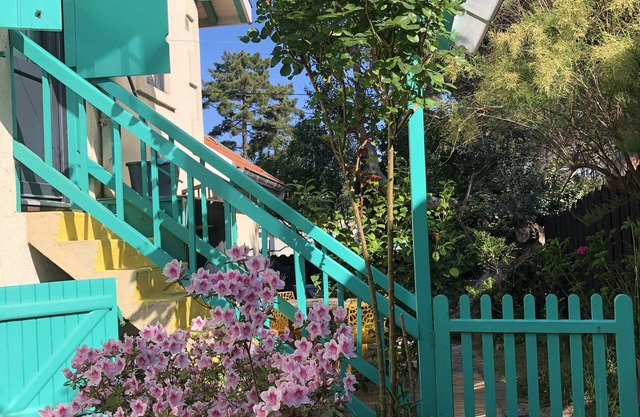 Eglantine Apartment in beautiful, fully renovated Canaulaise villa