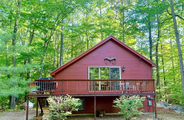 Eidelweiss Chalet, 1/4 Mile from Middle Pea Pond LICENSE # 061885