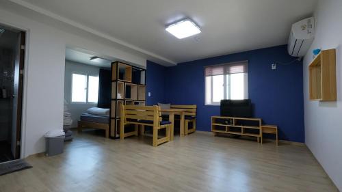 Ein House