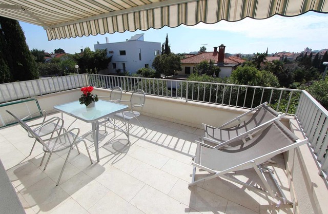 EL CORSARO Two-Bedroom Apartment 1