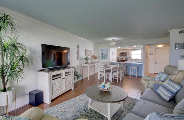 El Matador 225 - Centrally located to all the amenities at El Matador