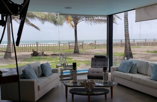 El Paraíso Cojímies - Casa con piscina frente a playa privada