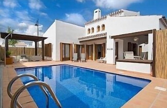 El Valle Golf - Villa Morgan, Heated Pool, WiFi/Sky.South facing garden/pool.