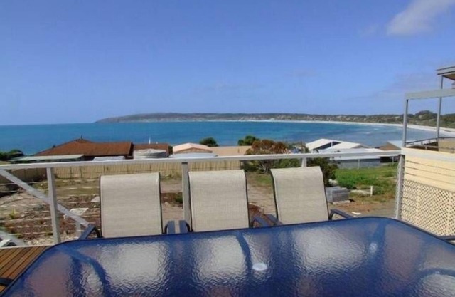 Elanora, tranquility at Emu Bay, Kangaroo Island