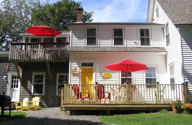 Elegant 2-Bedroom Apartment in Historic 1862 Sea Captain's House. Pets welcome.