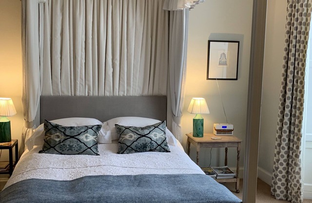 Elegant 2 bedroom garden apartment in Stockbridge