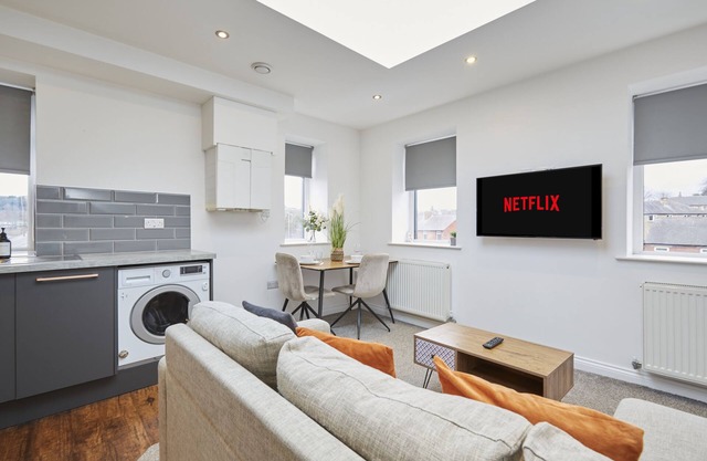 Elegant 2-Bedroom Apartment for 5 Guests