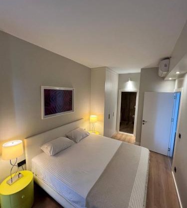 Elegant 2BR 2BA in Top Spot