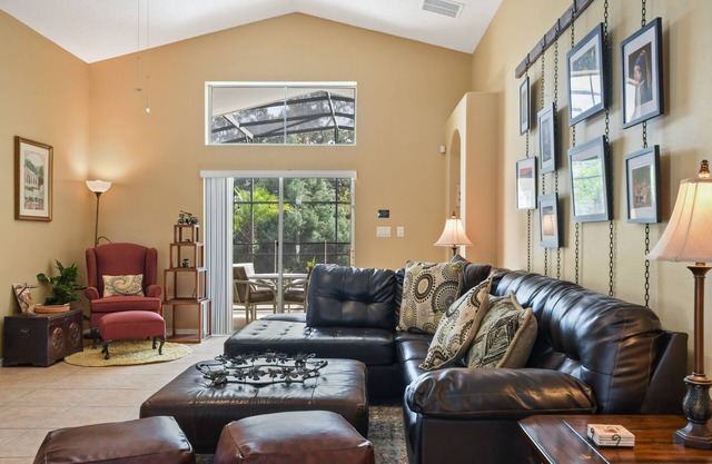 Elegant 5bd/4ba Villa with pool/Spa near Disney