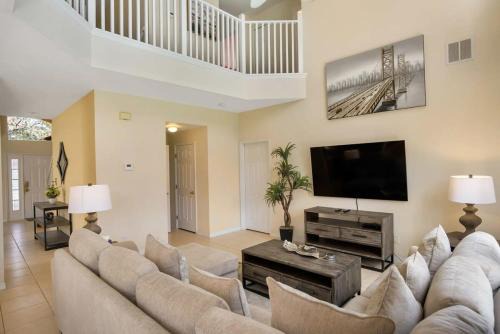 Elegant 6BR Villa w Pool Game Room by Disney
