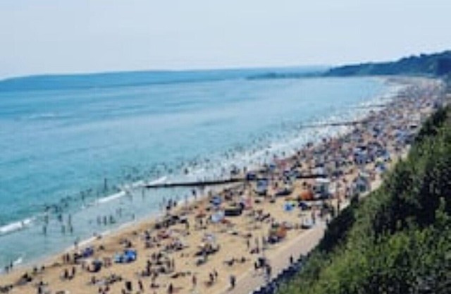 Elegant and Central Bournemouth Beach Townhouse. Family Friendly, Self Catering