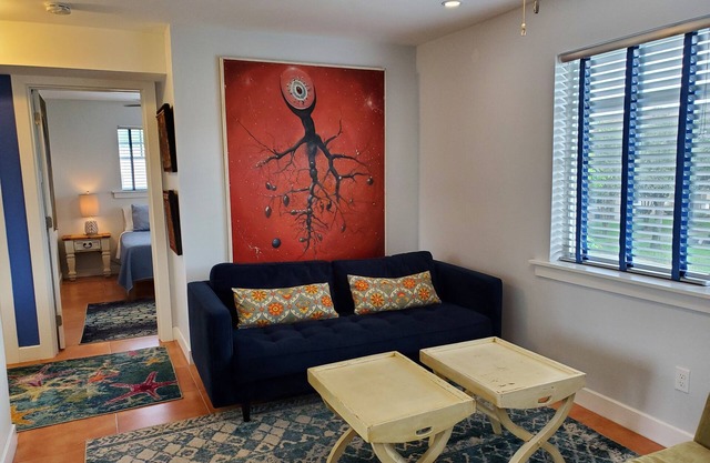 Elegant Apartment in Quiet & Central Neighborhood