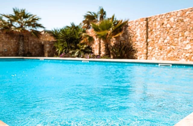 Elegant Apt with Open Views