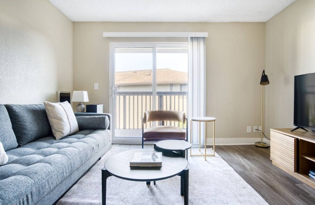 Elegant Foster City 1BR w/Gym, Pool, W/D, near highways, by Blueground