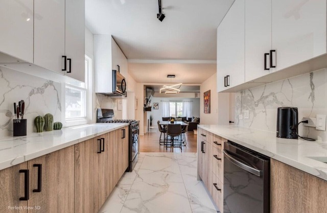 Elegant Haven: 4BR/3BA Retreat