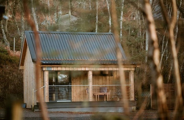 Elegant Little Wyvis Lodge - Sleeps 2