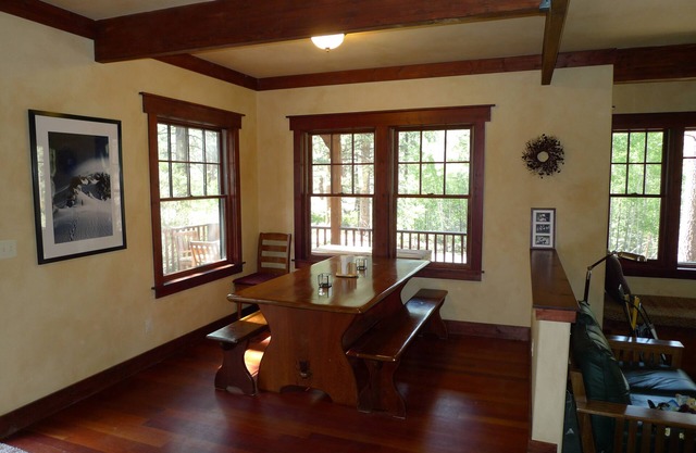 Elegant Mountain Home - 3 bedroom/2.5 Baths