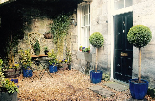 Elegant Stockbridge Apartment