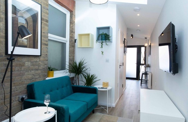 Elegant studio in New Malden
