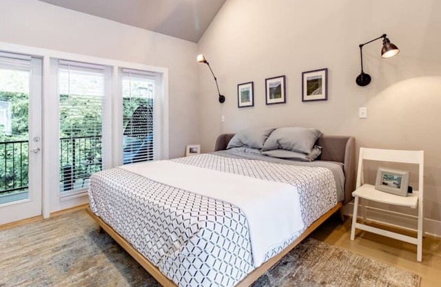 Elegant Townhouse in the Heart of Chattanooga’s Vibrant Northshore District