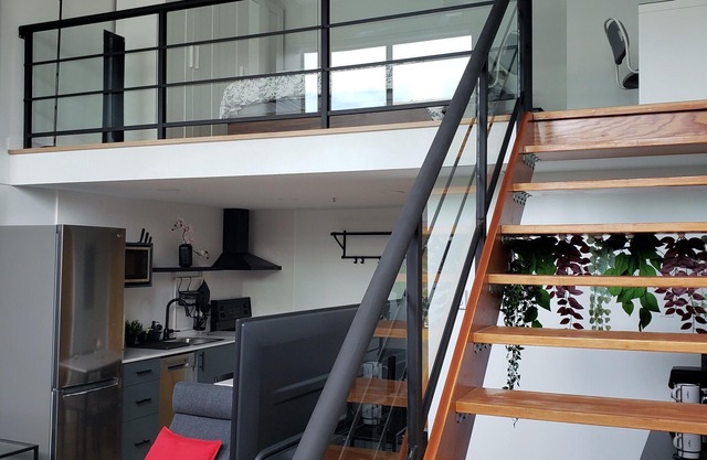 "Elegant Unique Downtown Vancouver Loft: Comfort & Convenience Combined"