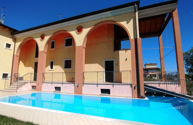 Elegant Villa in a quiet area with private infinity pool