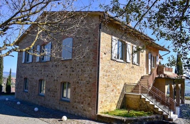 Elegant villa at walking distance from San Quirico d'Orcia. superb viwe