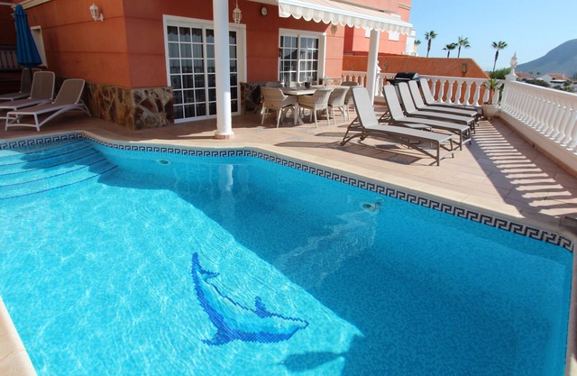 Elegant villa with private heated pool, jacuzzi and stunning sea view