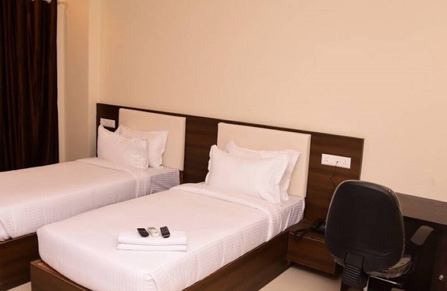 Elephant Suites Brookefield #1