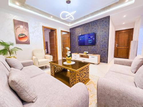 Elite Holiday Home - Luxury & Centric Flat