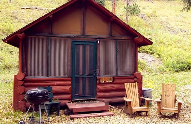 Elkhorn Cabin with Sleeping Porch