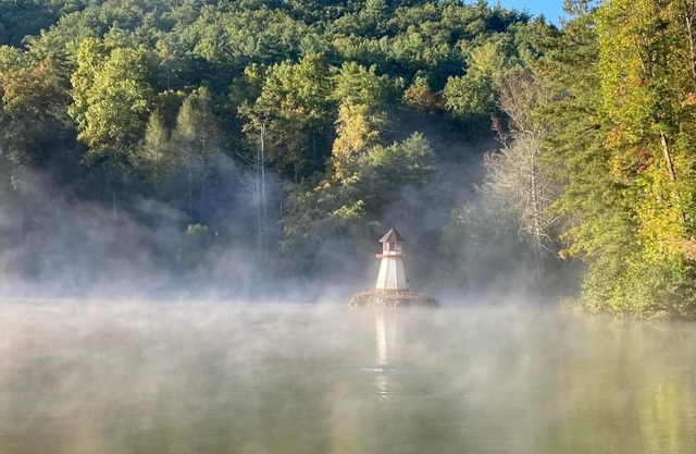 ELLIJAY GA. CABIN, PUP FRIENDLY, MT. VIEWS, PRIVATE LAKE “Mountain Soul”