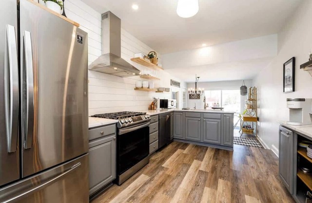 Elm St Retreat - 3 Min walk to Downtown Three Oaks