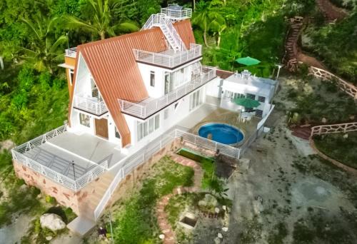 Elmo & Alice Villa Resort
