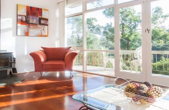 Eltham Retreat Guest House - Warm & Bright Home