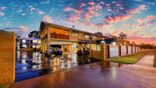 Emerald Gardens Motel & Apartments