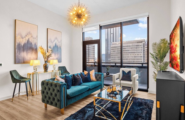 Emerald Grand – 27th FLR Penthouse | Luxury Short-Term Rentals in Atlanta, GA