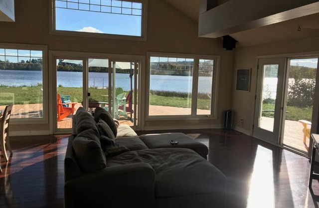 Emilia's Return - 5 Acre Waterfront Estate w/Dock