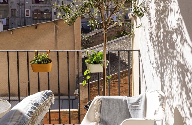 Enchanting 2 BR flat w/terrace | Plaça Espanya