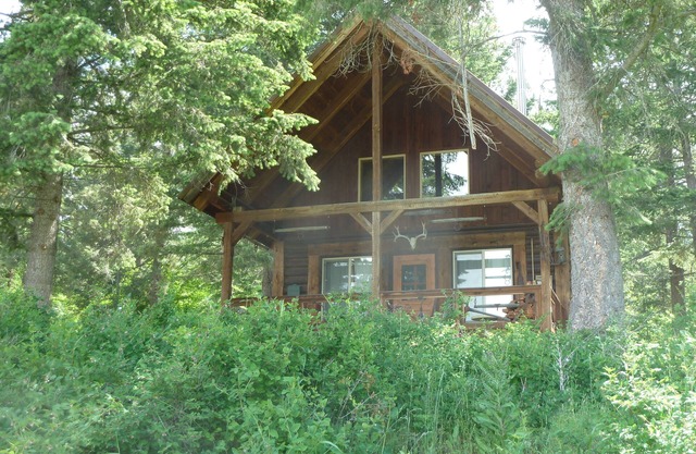 ENCHANTING CABIN IN THE WOODS