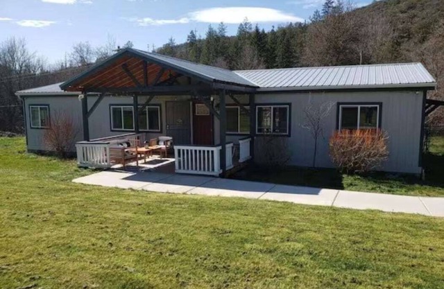 Enchanting Getaway: Farmhouse and Tiny House Duo