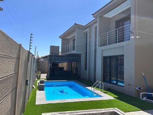 Enclaves Villa
