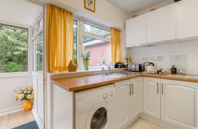 Endar - Two Bedroom House, Sleeps 3