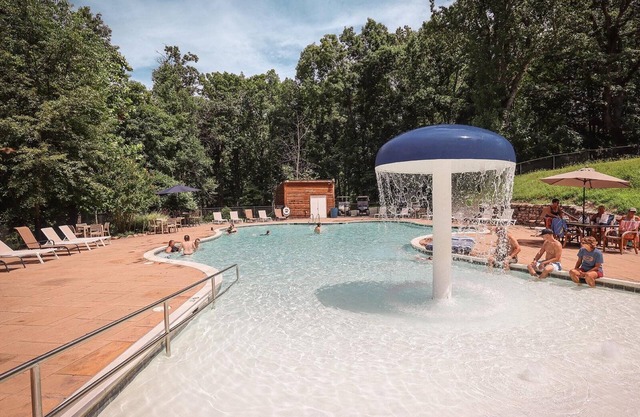 Endless Caverns Pet-Friendly Deluxe Cabin - A Better Base Camp at Endless Caverns Resort