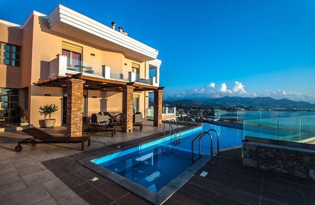 Endless View Villa - 4 bedroom villa - walking distance to the beach