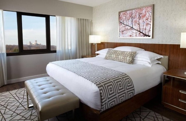Enjoy a Hassle-Free and Suiting Stay! Parking, Pool, Near Smithsonian Museums