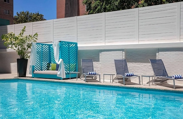 Enjoy a Hassle-Free and Suiting Stay! Pets are Allowed, with Outdoor Pool!