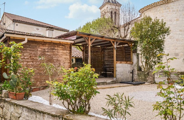 Enjoy an unforgettable vacation in this inviting vacation home!
