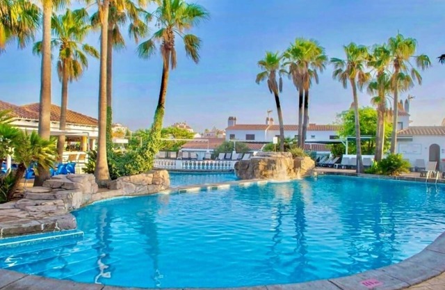Enjoy Cala Porter - Apto en Complejo Vacacional