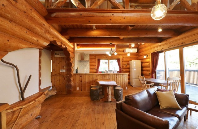 Enjoy hot springs on BBQ Log cabin that appears /Ito Shizuoka